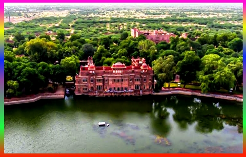 Gajner Palace & Lake